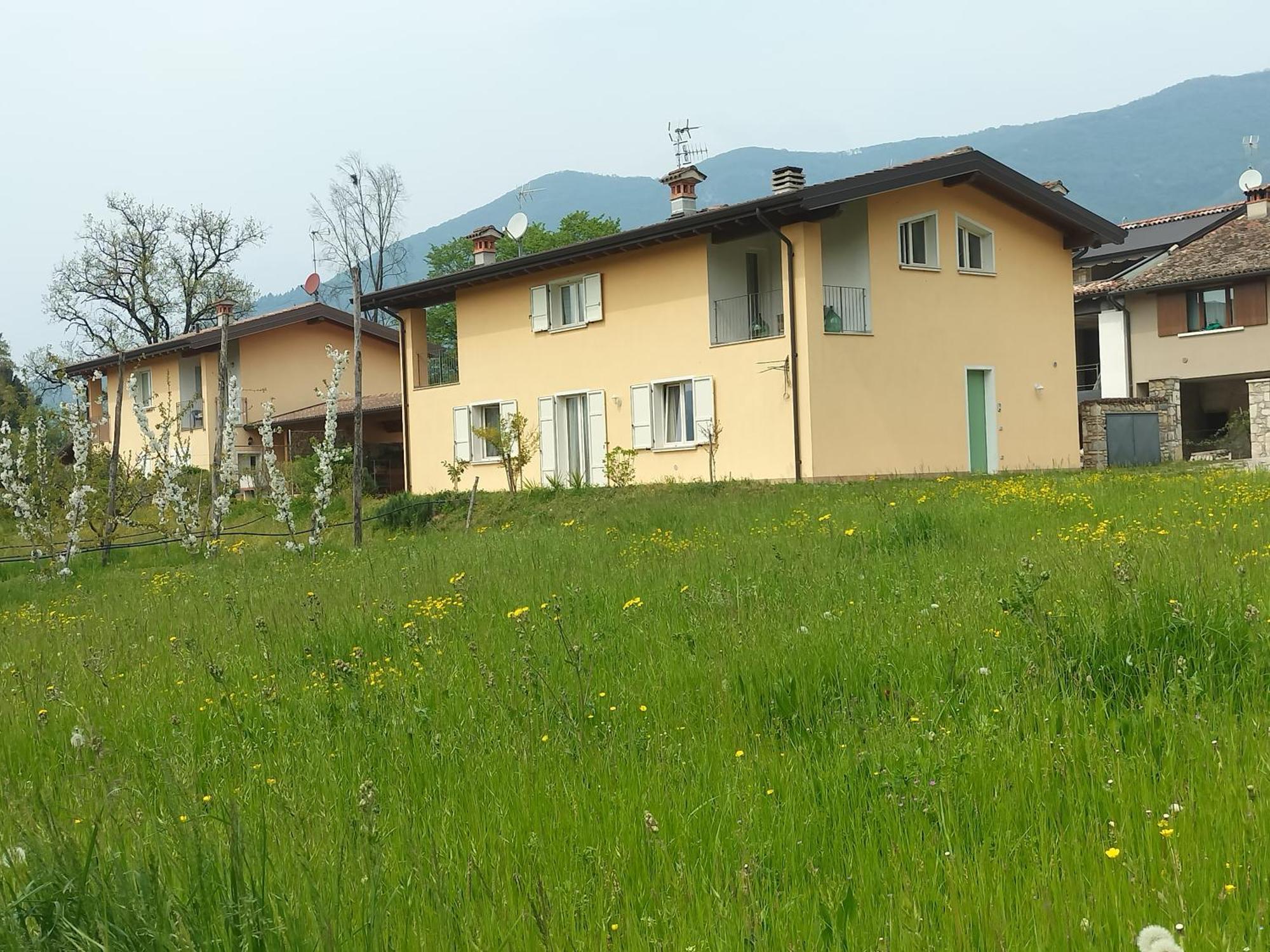 Cascina Legnago Bilocale A 6 Chilometri Da Salo' Apartment Villanuova sul clisi ภายนอก รูปภาพ
