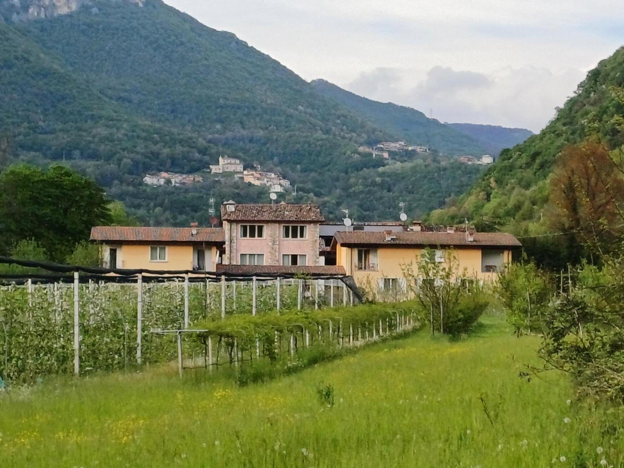 Cascina Legnago Bilocale A 6 Chilometri Da Salo' Apartment Villanuova sul clisi ภายนอก รูปภาพ